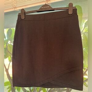 Aritzia Talulula Tulip Skirt